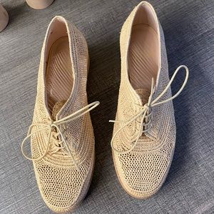 Trendy oxfords raphia shoes